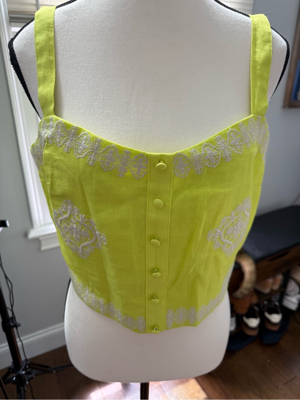 A loves A Linen and Cotton Lime Embroidered Crop Top Size XL